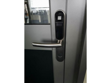 Porte battante, avec lecteur d'empreintes digitales ES61