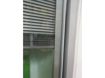 Cloison vitrée avec store QT01