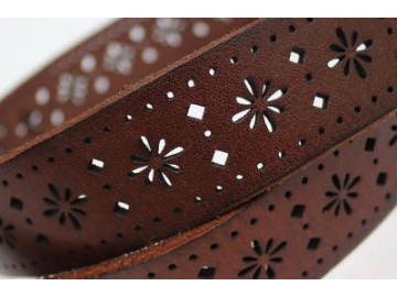 Ceinture en cuir perforée