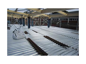 Profileuse pour plancher collaborant