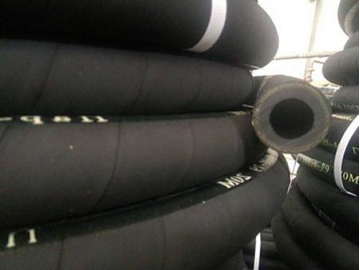 Tuyau en caoutchouc, résistant à l'abrasion