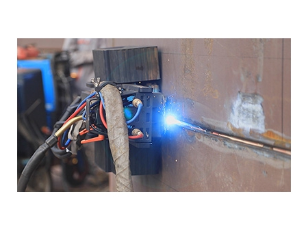 Robot de soudage, à chenille sans rail de guidage