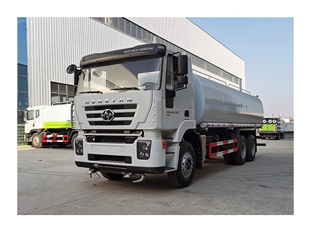 Camion-citerne à eau