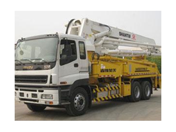 Camion malaxeur à béton