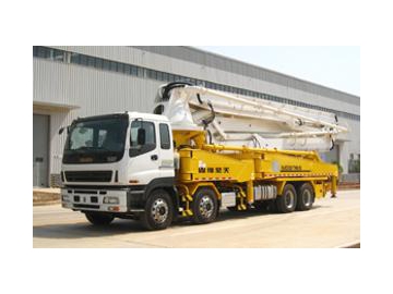 Camion pompe à béton