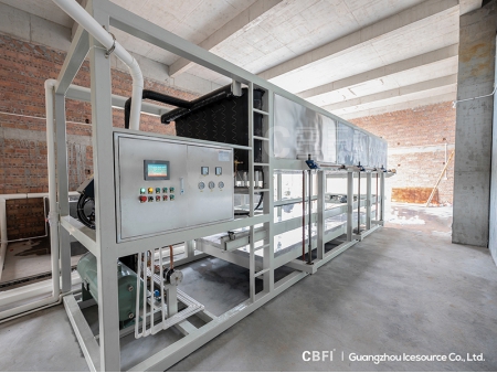 Machine à blocs de glace à refroidissement direct de 10 tonnes pour un client de Maoming en 2021