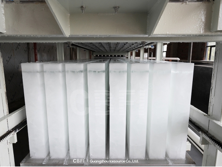 Machine à blocs de glace à refroidissement direct de 10 tonnes pour un client de Maoming en 2021