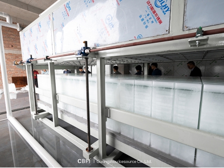 Machine à blocs de glace à refroidissement direct de 10 tonnes pour un client de Maoming en 2021