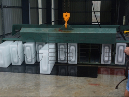 Machine à blocs de glace d'eau salée de 20 tonnes pour un client de Zhaoqing en 2014