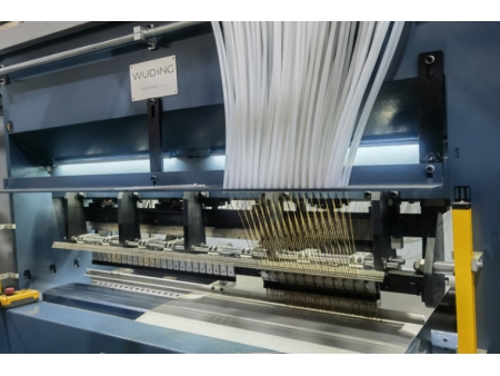 Machine à Tufter à Aiguilles à Commande Intelligente
