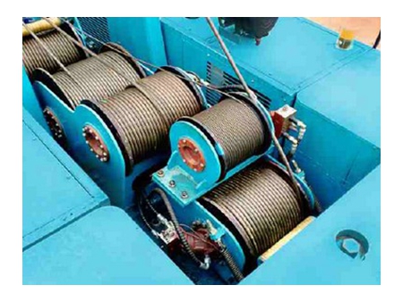 Sonnette de battage hydraulique, sur chenilles