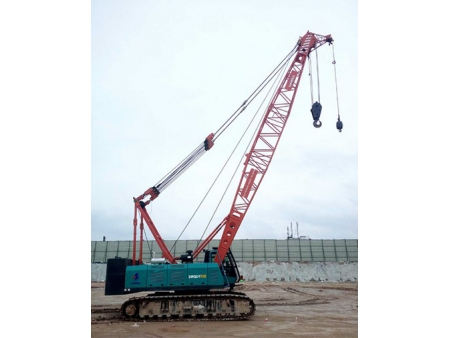 Grue à flèche en treillis, sur chenilles