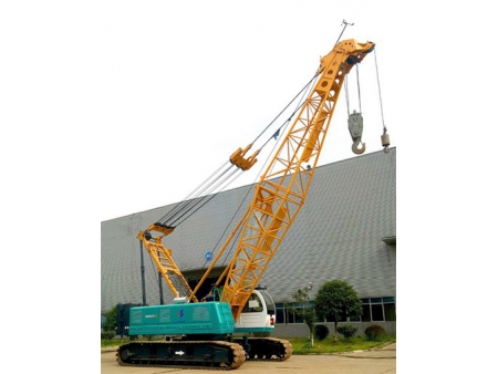 Grue à flèche en treillis, sur chenilles