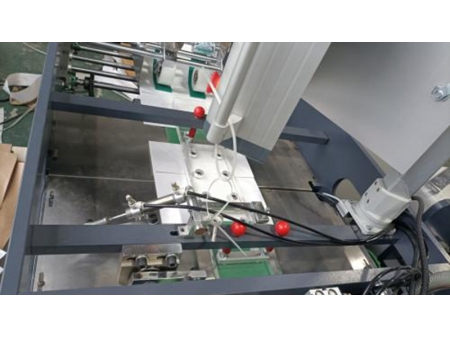 Machine automatique de fabrication de poignées plates  XKBS-01