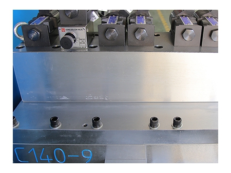 Cadreuse automatique pour l’acier léger XHH-C140