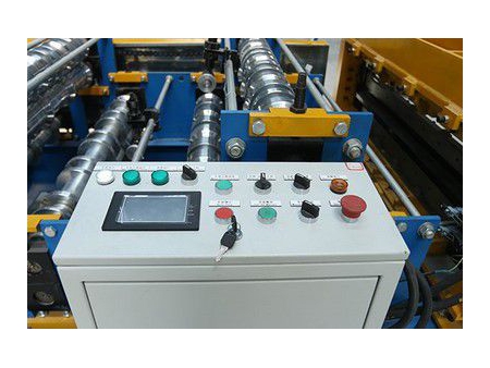 Profileuse pour panneaux de toiture en tuiles vernissées YX29-815