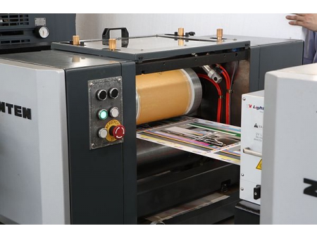 Machine d'impression offset 6 couleurs, ZTJ-520