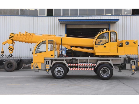 Camion-grue 12T, STSQ12D