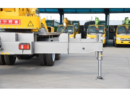 Grue télescopique sur camion 16T, STSQ16D