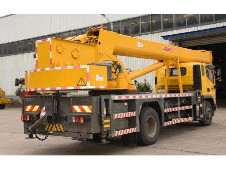Grue télescopique sur camion 16T, STSQ16F
