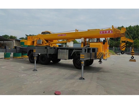 Grue sur camion 20T, STSQ20D