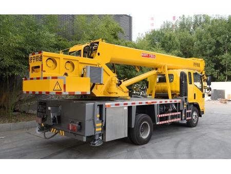 Camion-grue 10T, STSQ10C