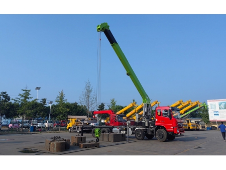 Camion à flèche 20T