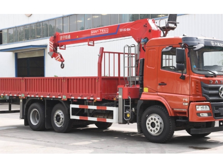 Camion à flèche 10T, SST10S4