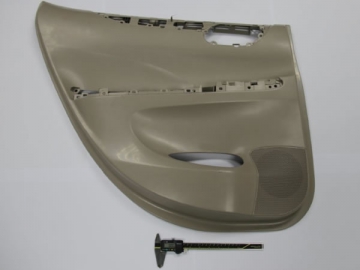 Pièces automobiles moulées par injection