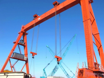 Grue à portique sur pneus