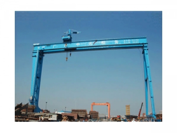 Grue à portique sur rails