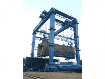Grue portique pour aqueduc