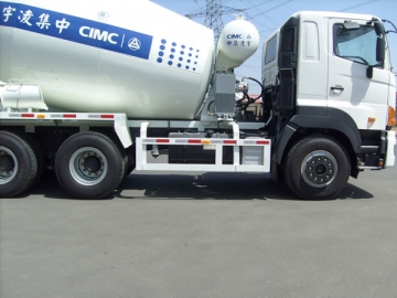 Camion malaxeur 6-10m3 (châssis GAC Hino)