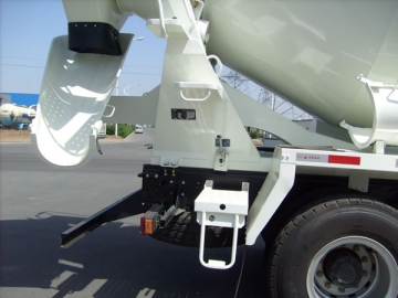 Camion malaxeur 6-10m3 (châssis GAC Hino)