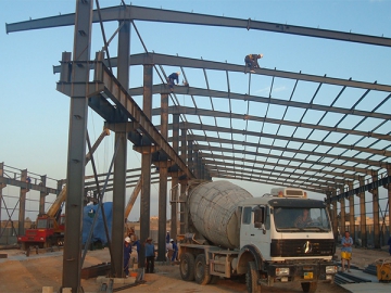 Entrepôt métallique de stockage