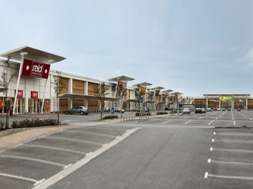 Centre commercial à charpente métallique