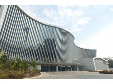 Cinéma à charpente métallique