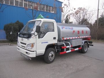 Camion-citerne de carburant 4 m³
