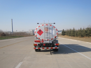 Camion-citerne de carburant 6 m³
