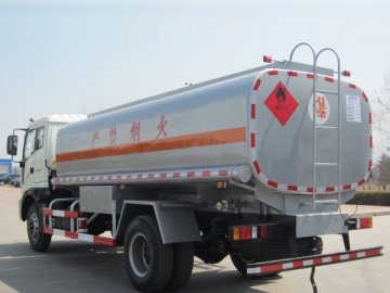 Camion-citerne de carburant 12 m³