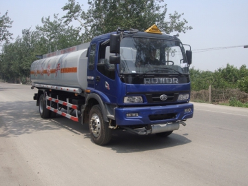 Camion-citerne de carburant 16 m³