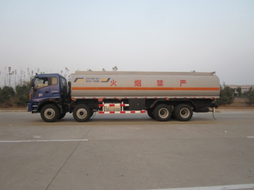Camion-citerne de carburant 16 m³