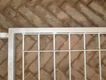 <strong>Clôture de piscine</strong> en acier