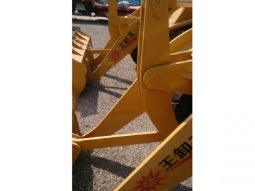 <strong>Chargeuse sur pneus</strong> YN926