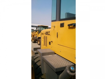 <strong>Chargeuse sur pneus</strong> YN926