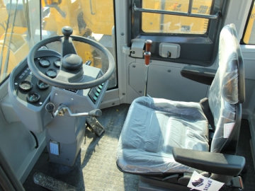 <strong>Chargeuse sur pneus</strong> YN938